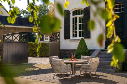 4 Seasons Outdoor Cannes lage eettafel stoelen + Sarah lage eettafel 130 cm