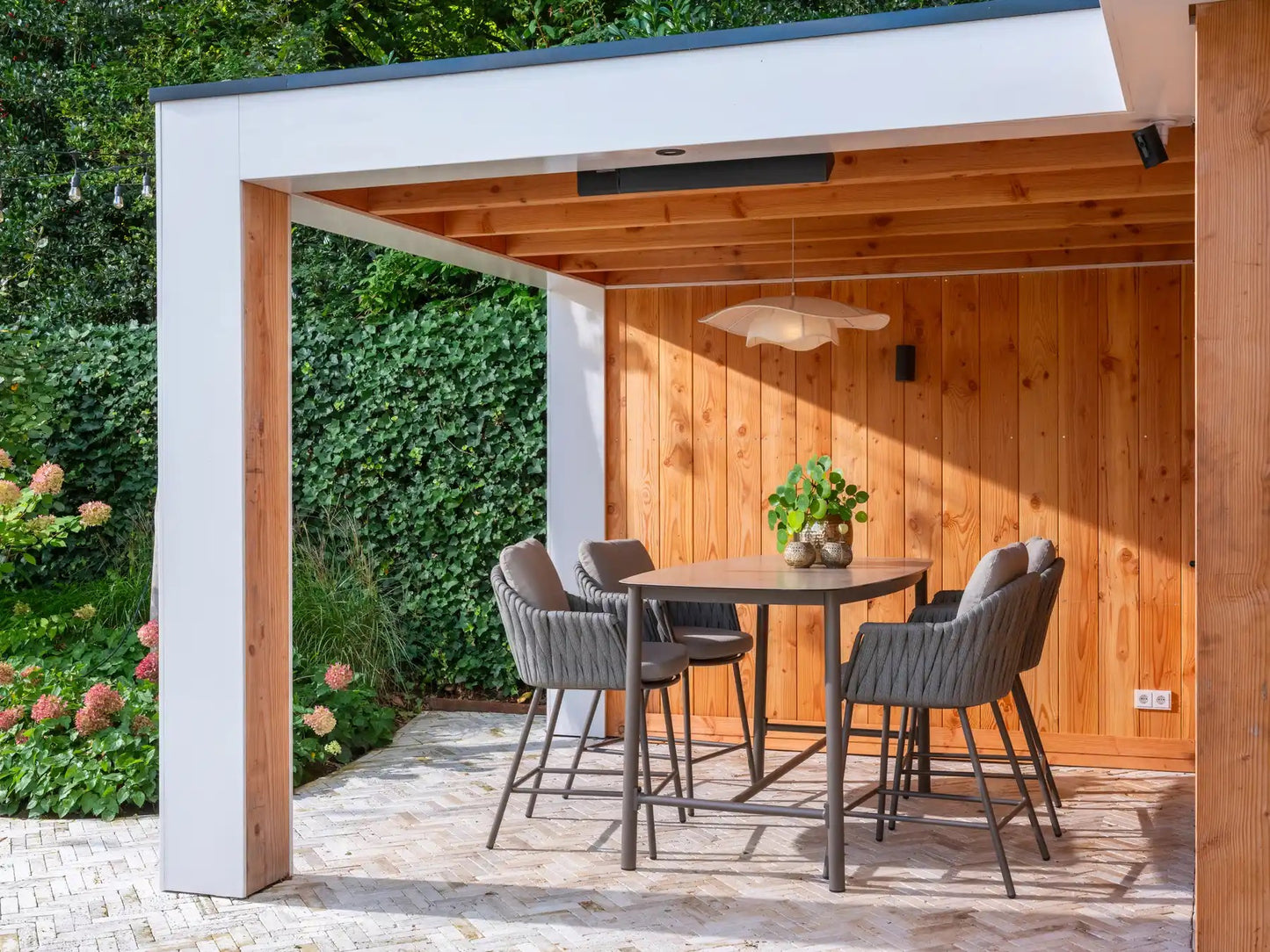 4 Seasons Outdoor Cannes hoge eettafel stoelen + Manolo hoge eettafel 180 cm