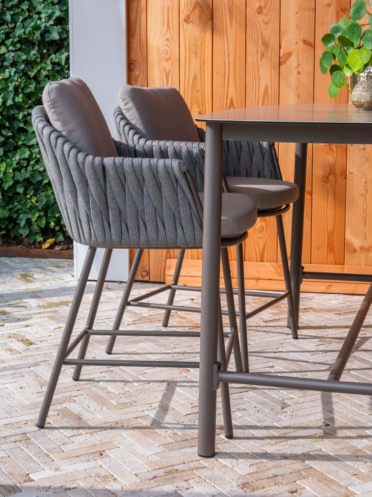 4 Seasons Outdoor Cannes hoge eetkamerstoel met 2 kussens
